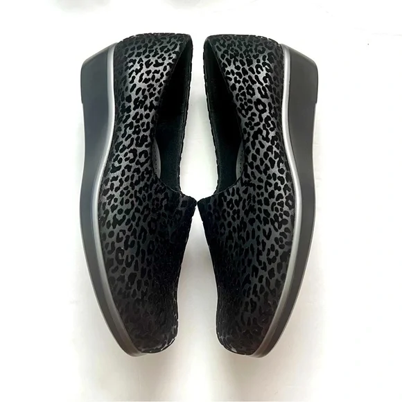SAS Tripad Slip On Wedges BLK Leopard Print SZ 11 Comfort Support Casual Stretch - Picture 4 of 12